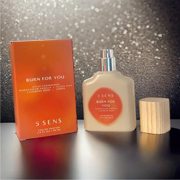 5 SENS Burn for You Fragrance 1.0 fl oz 30 ml full size New In Box MSRP $65 - Picture 6 of 15